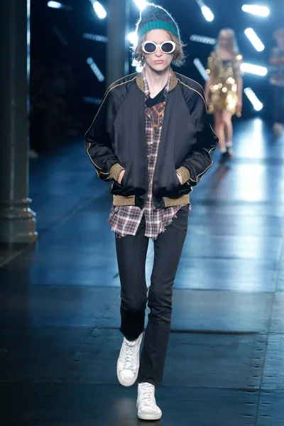 Look 72